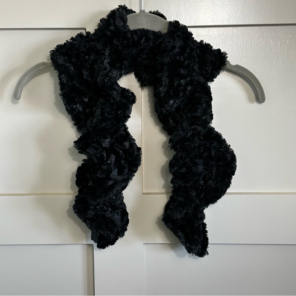 Faux Fur Scarf Scrunch Pull Through Black